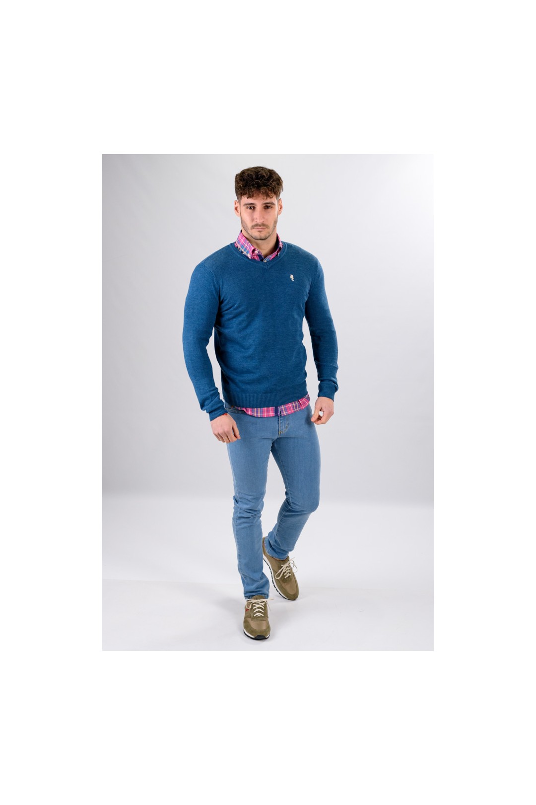 SUETER CUELLO PICO AZUL