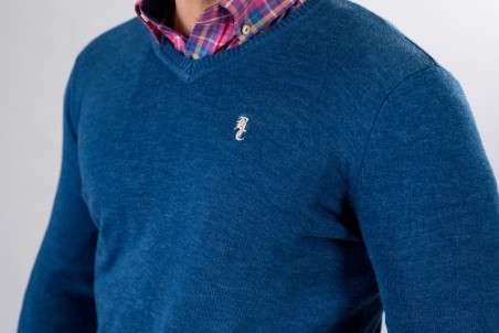 SUETER CUELLO PICO AZUL