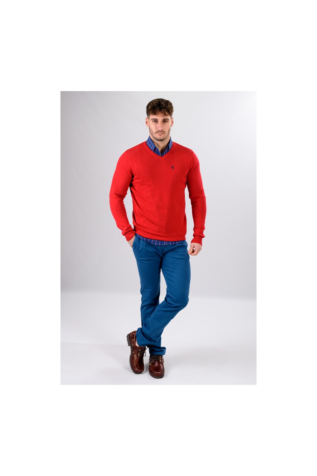SUETER CUELLO PICO ROJO
