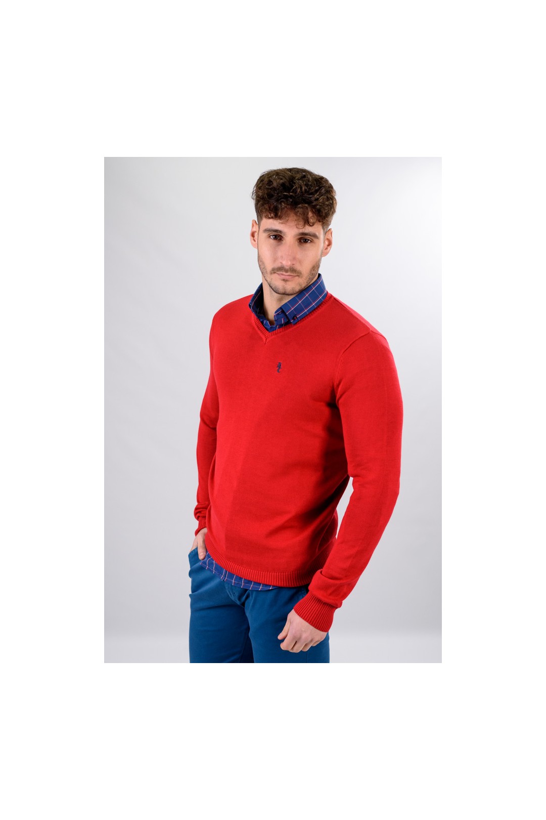 SUETER CUELLO PICO ROJO
