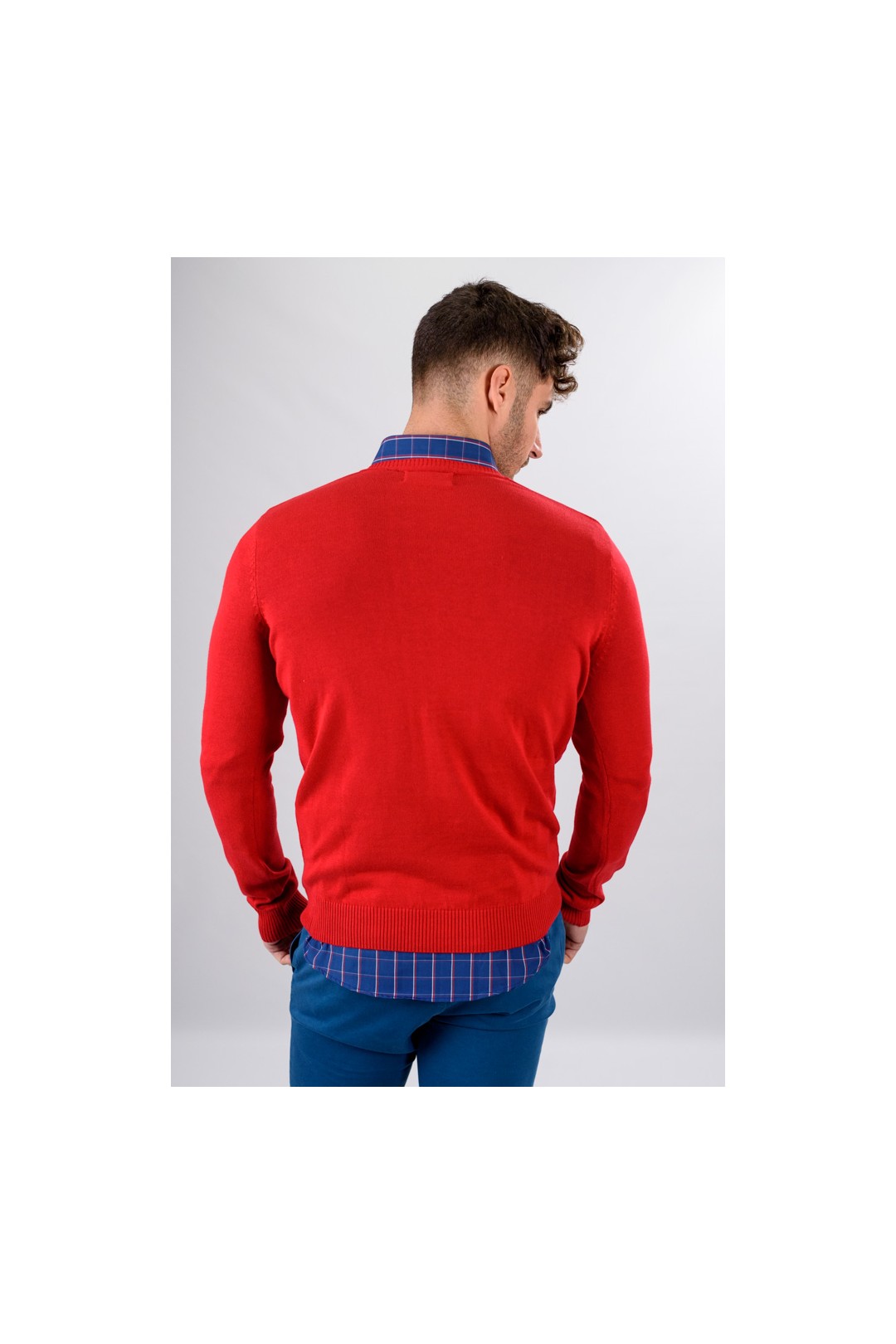 SUETER CUELLO PICO ROJO