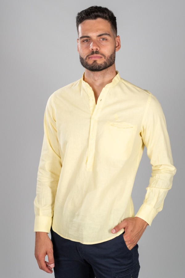 CAMISA POLERA MAHO CON BOLSILLO AMARILLO