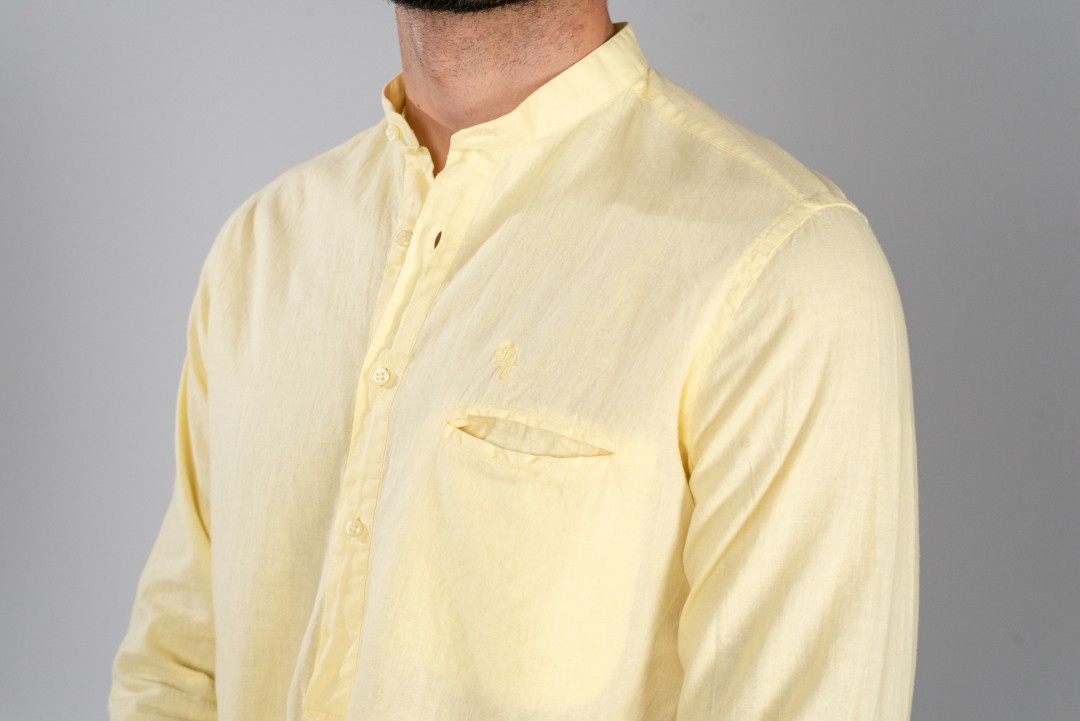 CAMISA POLERA MAHO CON BOLSILLO AMARILLO