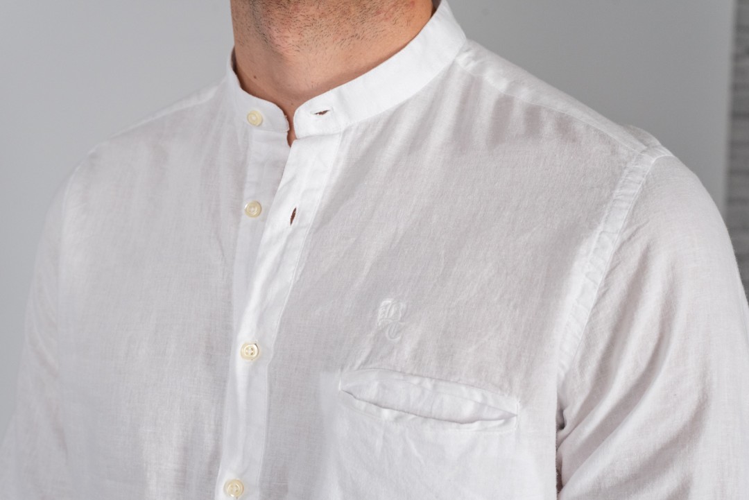 CAMISA POLERA MAHO CON BOLSILLO BLANCO