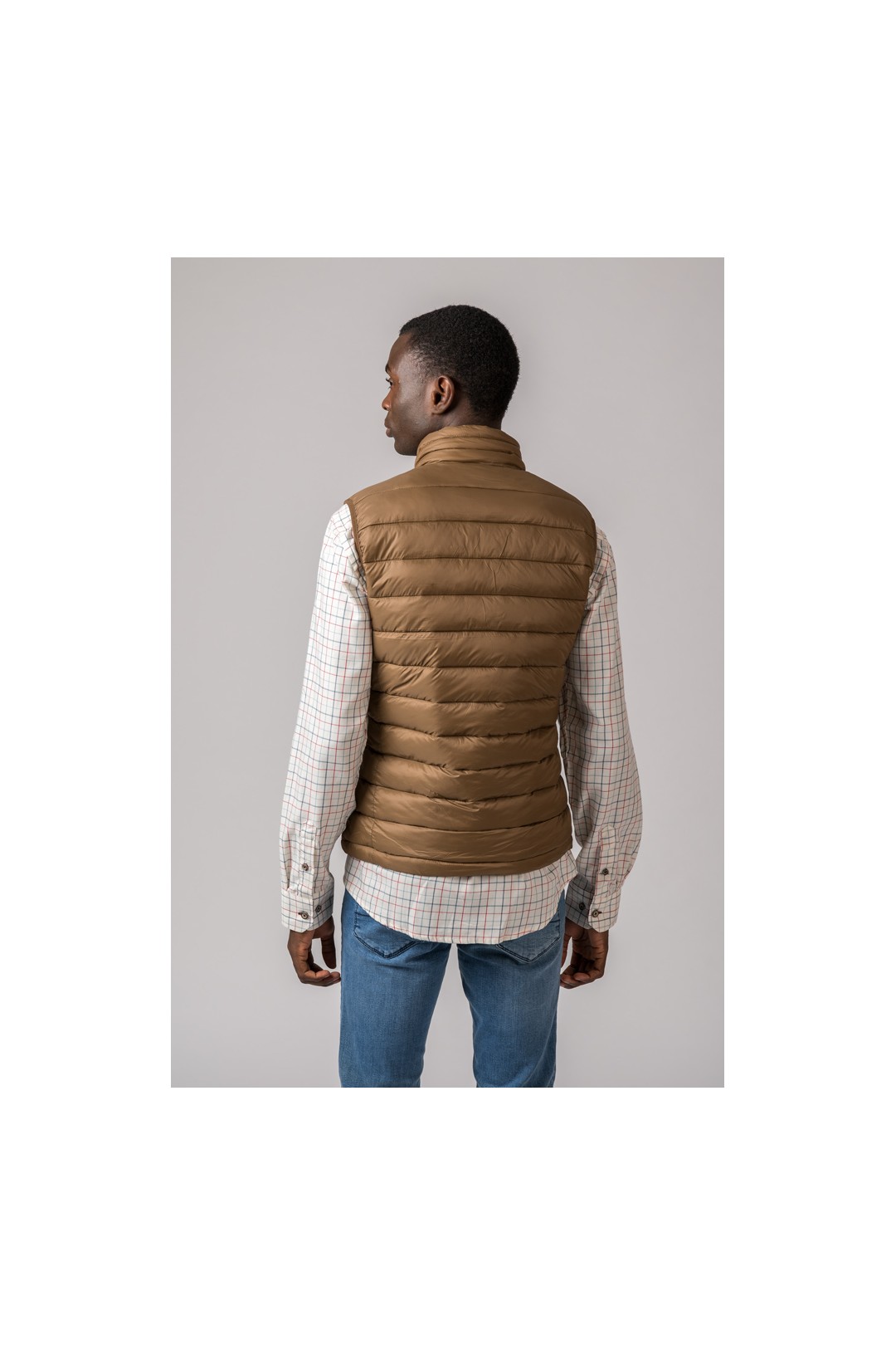CHALECO DE HOMBRE MODELO LUGO CAMEL