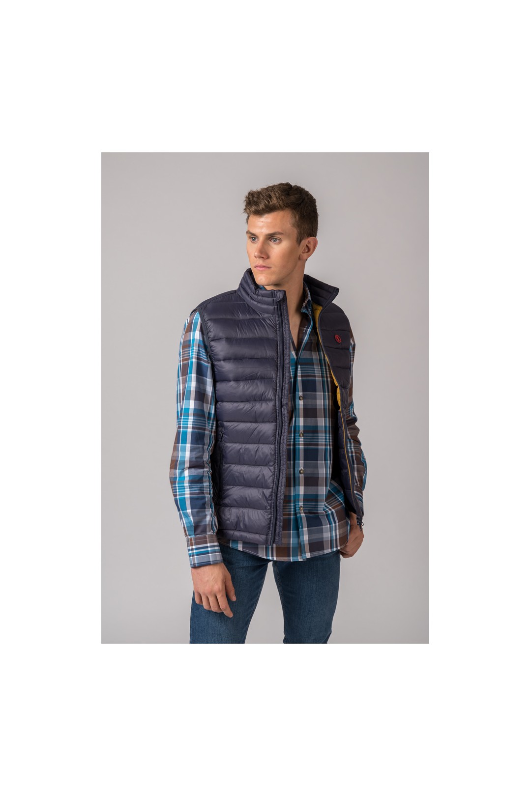 CHALECO DE HOMBRE LUGO. AZUL MARINO