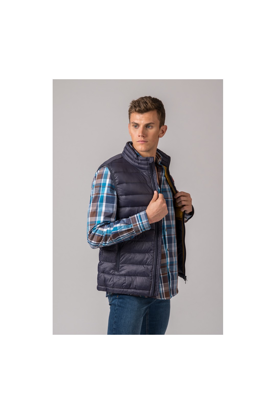 CHALECO DE HOMBRE LUGO. AZUL MARINO