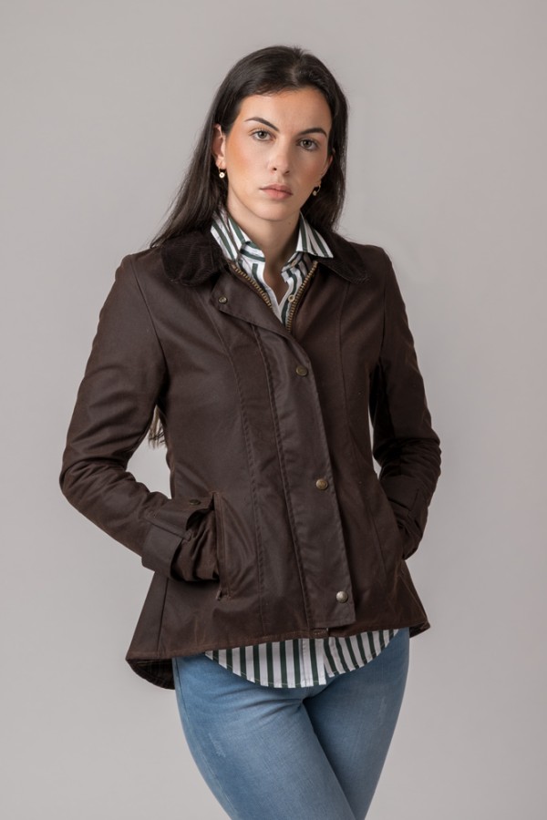 CHAQUETA ENCERADA LADIES AMBRE. COLOR MARRÓN