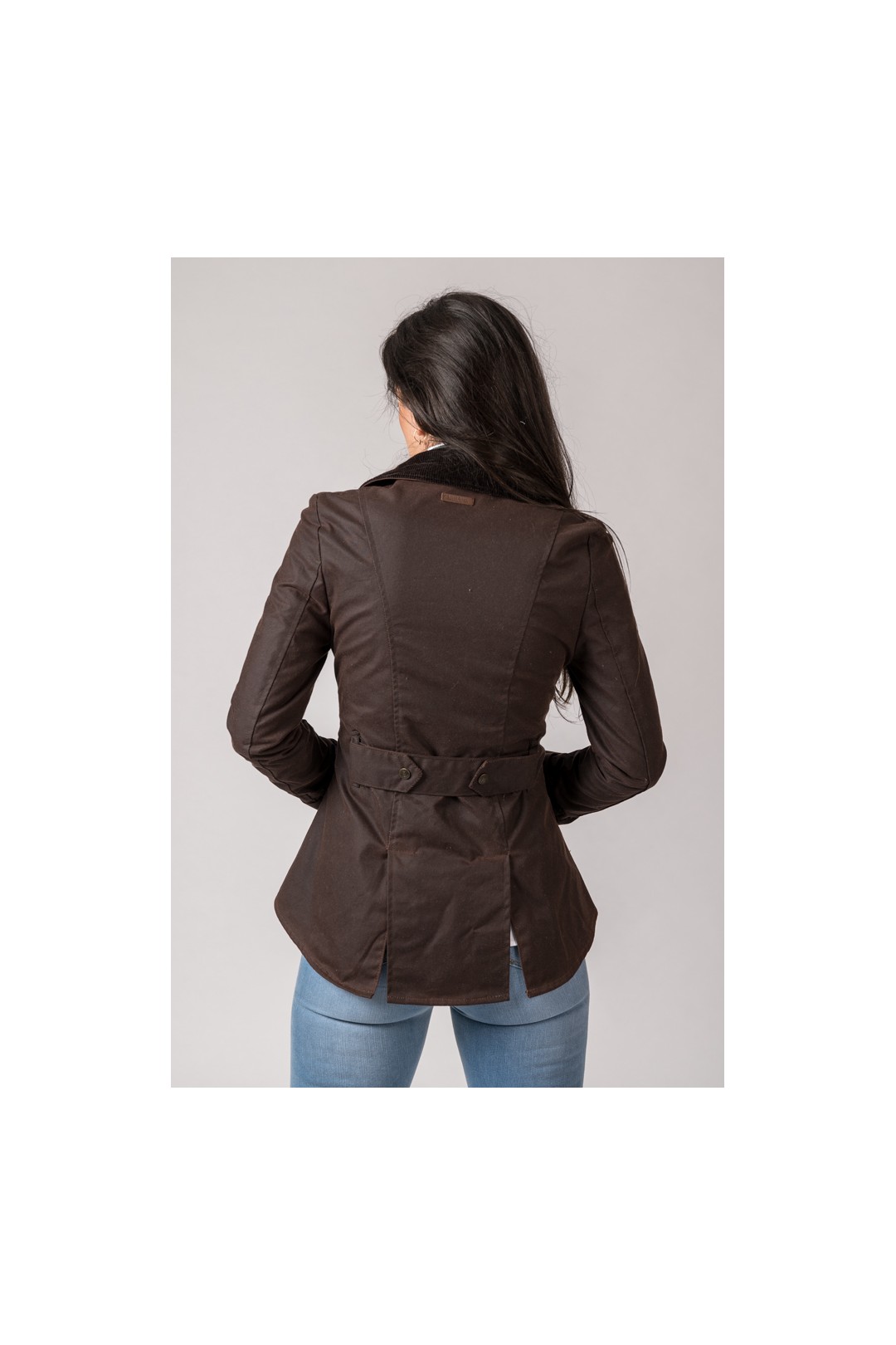 VESTE CIRÉE AMBRE POUR DAMES. COULEUR BRUN
