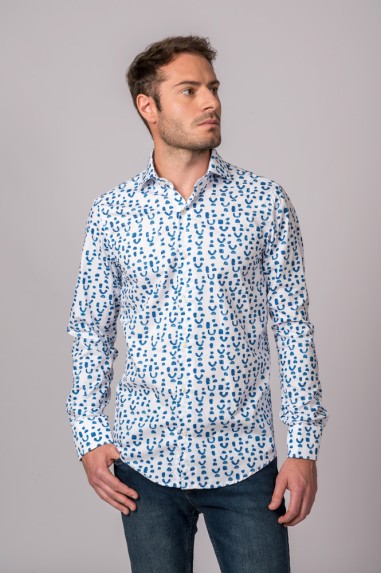 CAMISA ESTAMPADA AZUL Y BLANCA