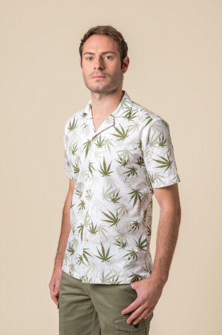 CAMISA ESTAMPADA HOJAS
