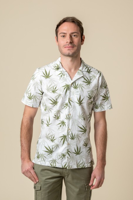 CAMISA ESTAMPADA HOJAS