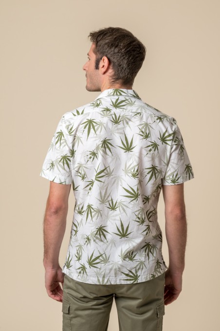 CAMISA ESTAMPADA HOJAS