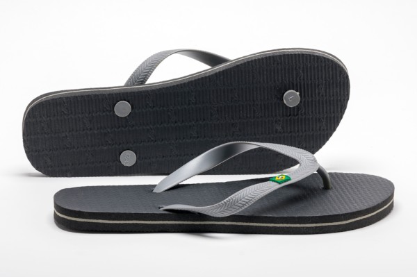 CHANCLA BRASIL NEGRA Y GRIS 2