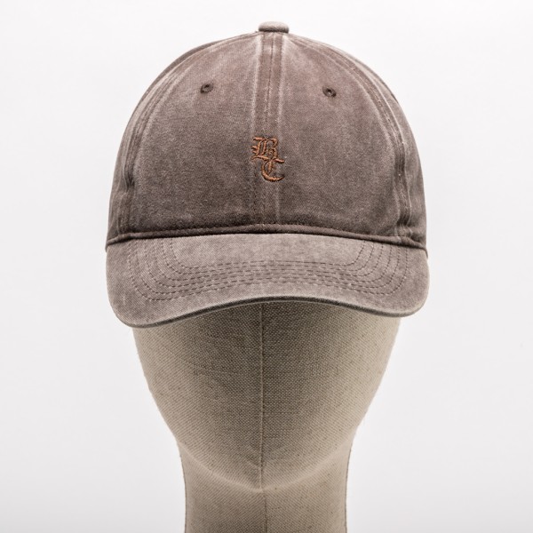 GORRA LISA BORDADA BC MARRÓN 2