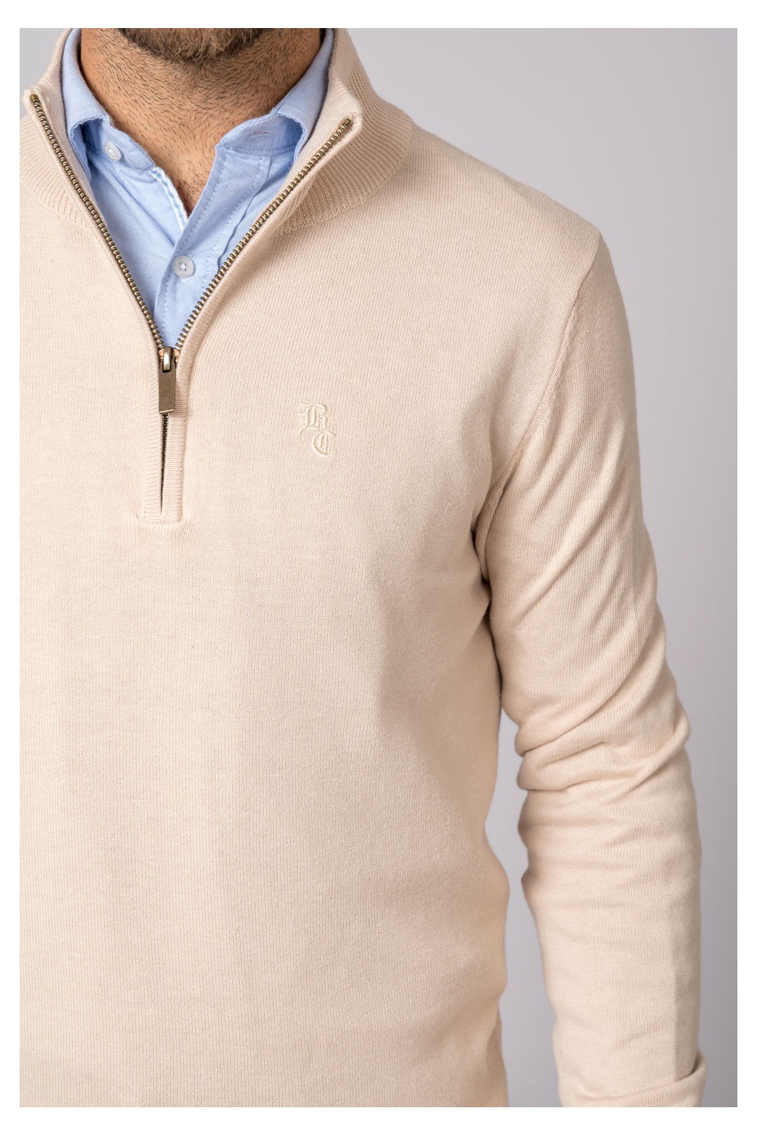 PULL BEIGE À COL ZIPPÉ