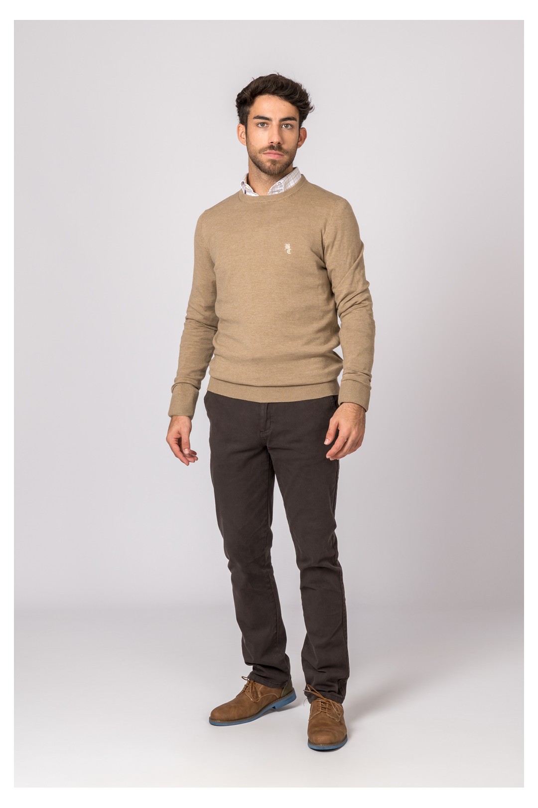 SUETER CUELLO REDONDO MARRÓN