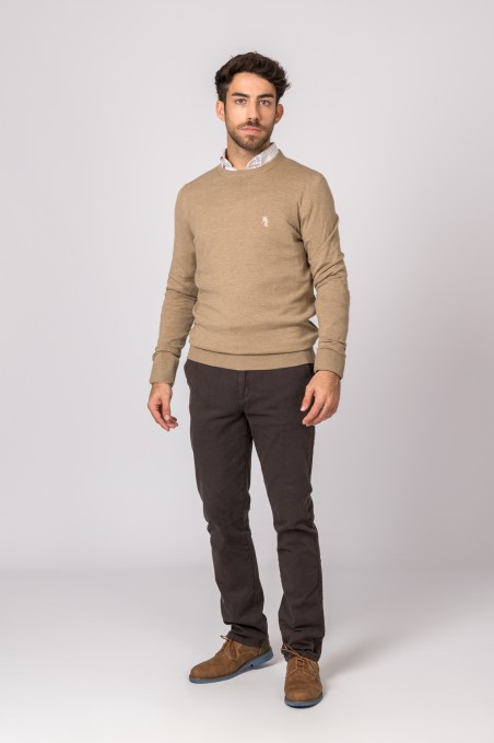 SUETER CUELLO REDONDO MARRÓN