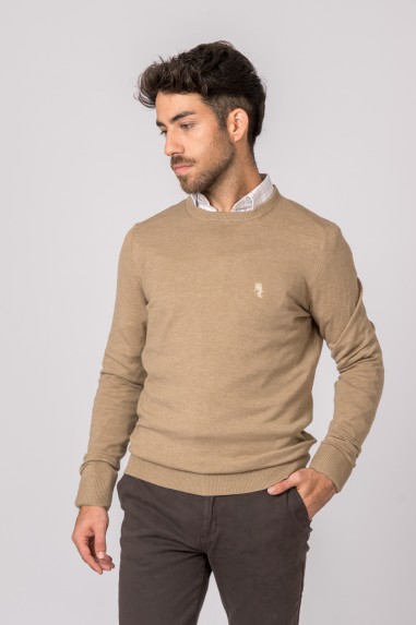 SUETER CUELLO REDONDO MARRÓN