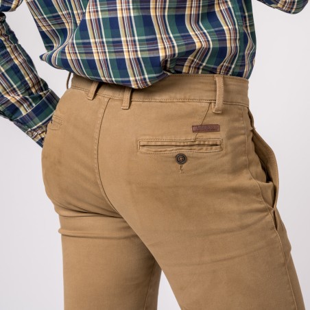 PANTALÓN CHINO SLIM CAMEL