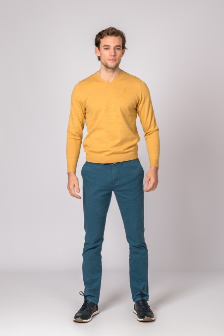 SUETER CUELLO PICO MOSTAZA