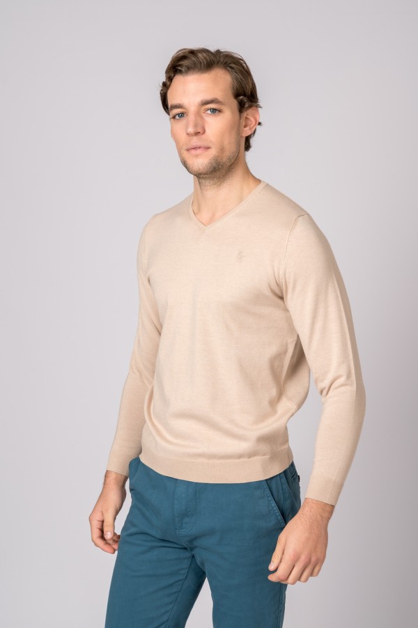 SUETER CUELLO PICO BEIGE 2