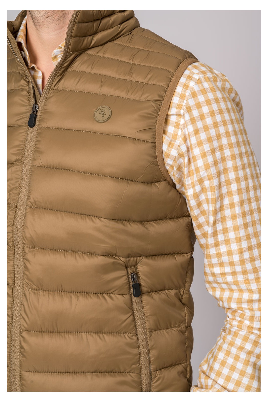 CHALECO DE HOMBRE NIZA CAMEL