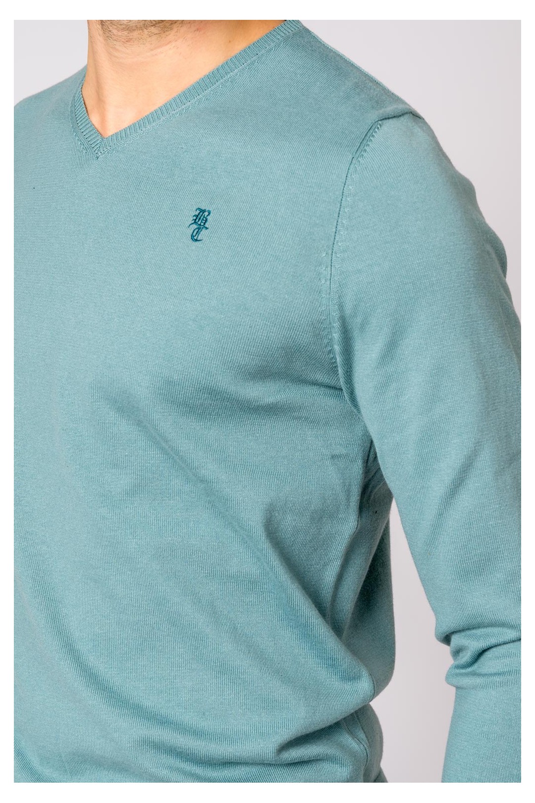 SUETER CUELLO PICO VERDE