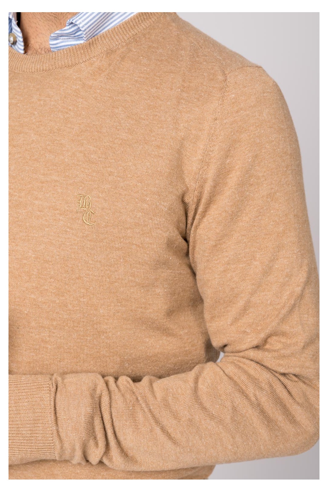 SUETER CUELLO REDONDO CAMEL