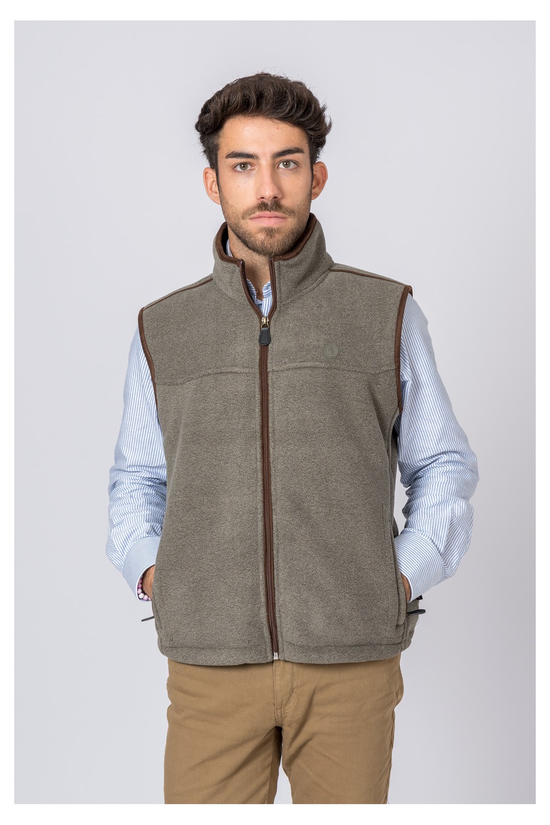 CHALECO POLAR GRIS
