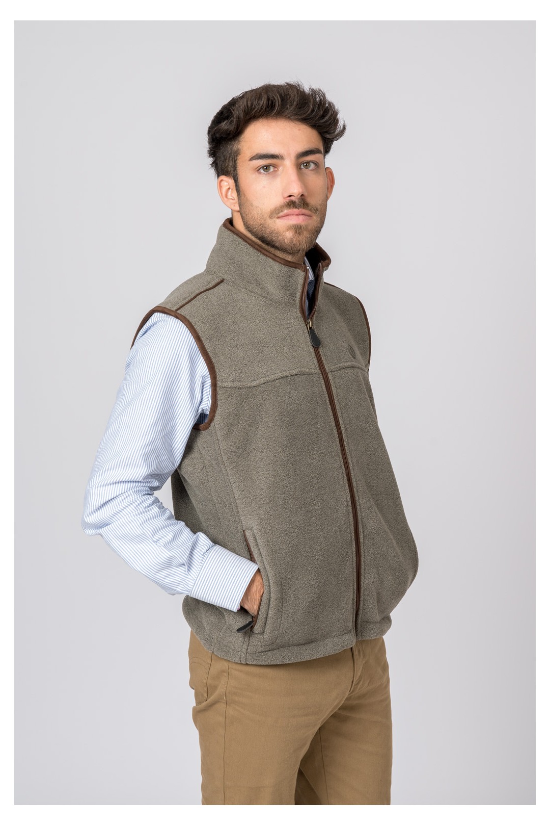 GILET EN POLAIRE GRIS