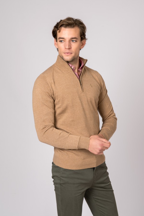 PULL À COL ZIPPÉ CAMEL