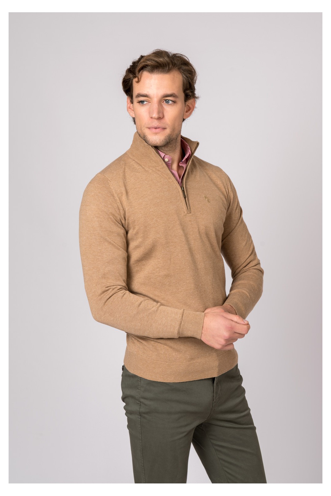 SUETER CUELLO CREMALLERA CAMEL