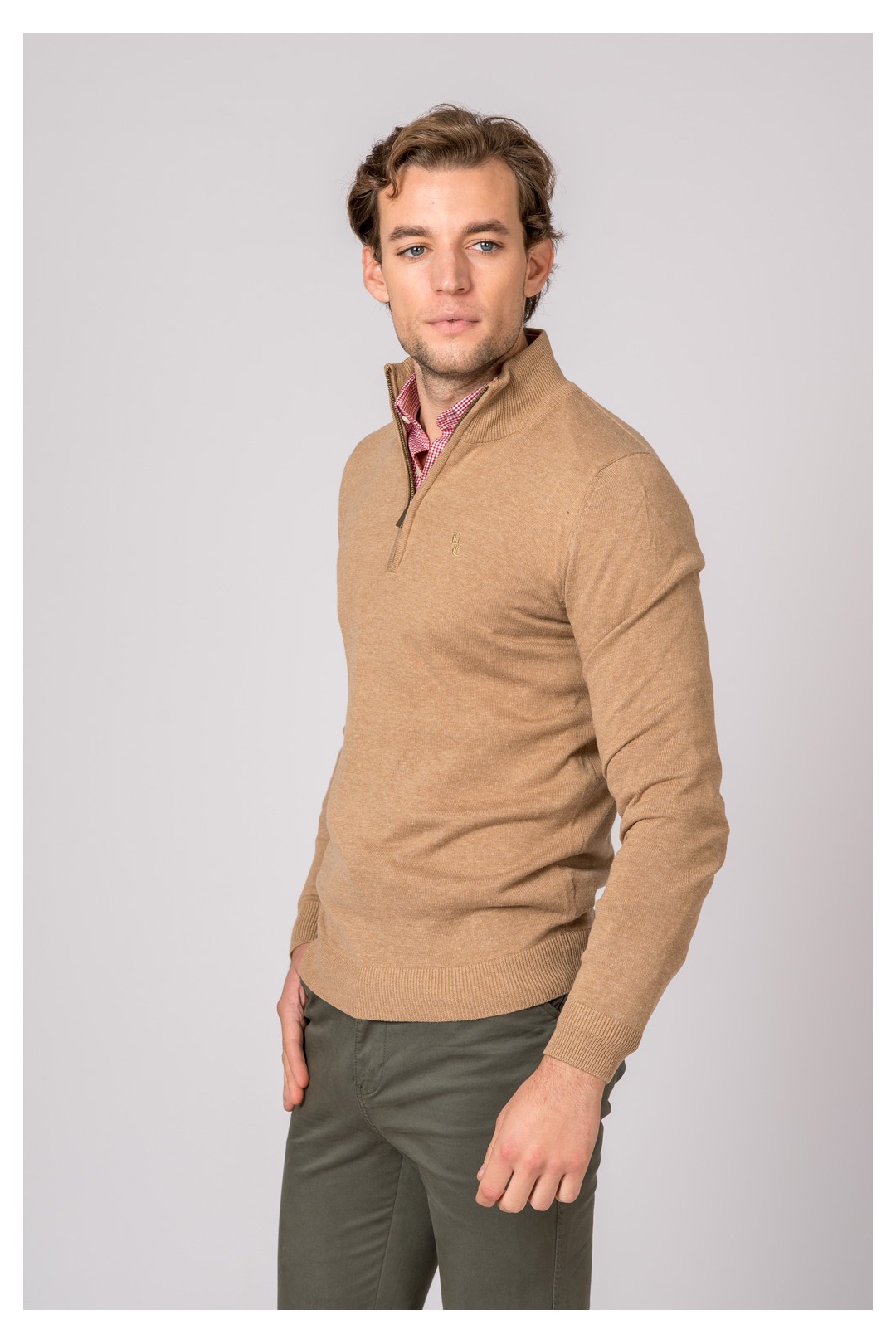 SUETER CUELLO CREMALLERA CAMEL