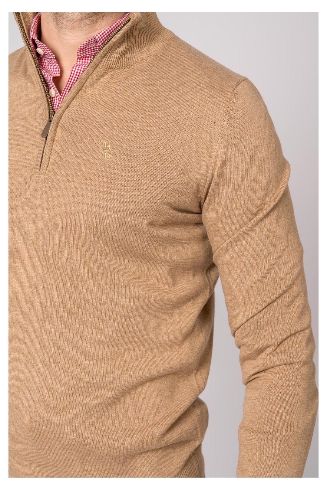 SUETER CUELLO CREMALLERA CAMEL