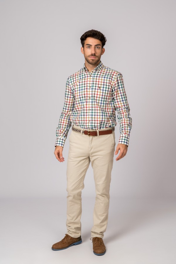 Pantalón para hombre estilo chino beige con bolsillos. 2
