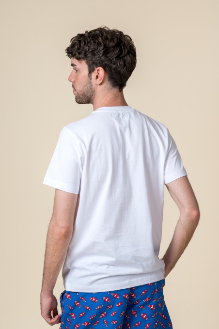 T-SHIRT COM O ESCUDO DO LEÃO BRANCO