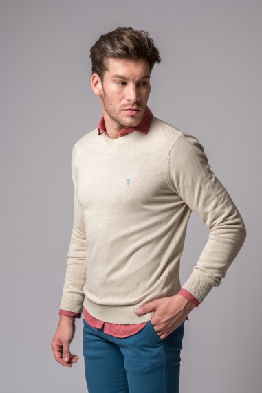 MAGLIONE CON SCOLLO A V COLOR CREMA