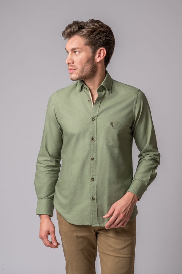 CAMISA COM BOLSO VERDE AZEITONA 2