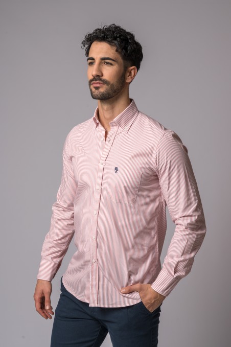 CAMICIA A RIGHE BIANCHE E TRUCCO