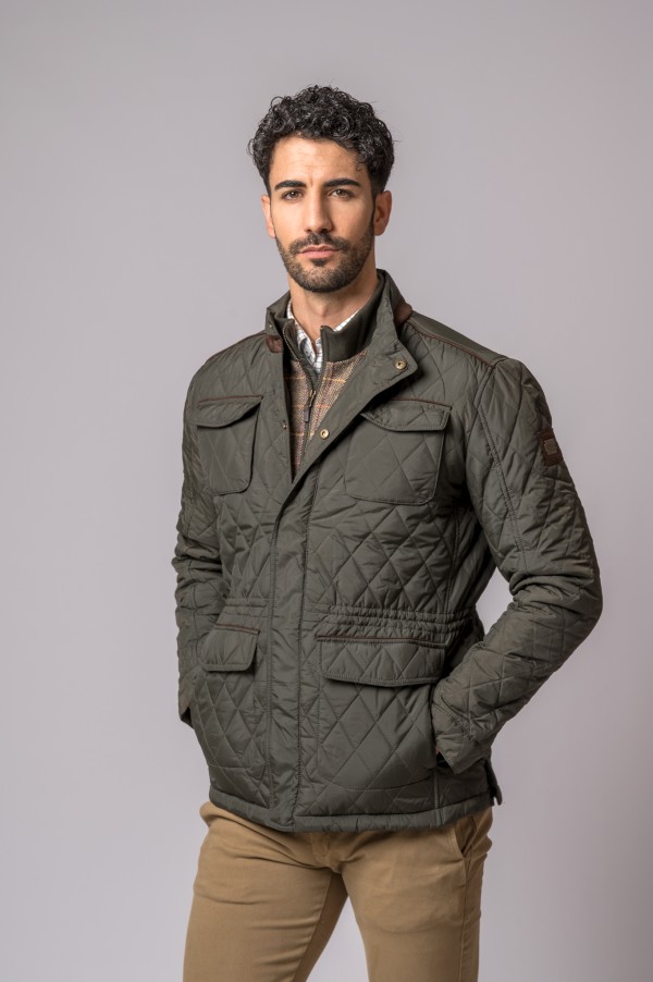 Chaqueta de hombre acolchada tipo husky en color verde.