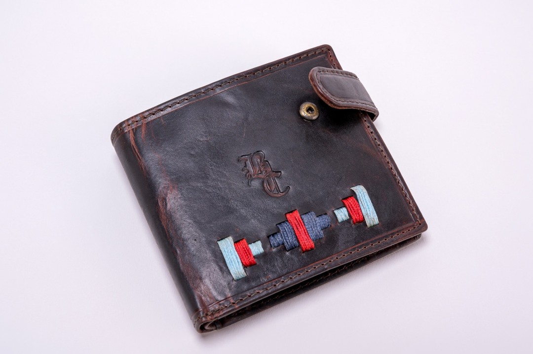 LEATHER WALLET WITH BLUE AND RED DIAMONDS