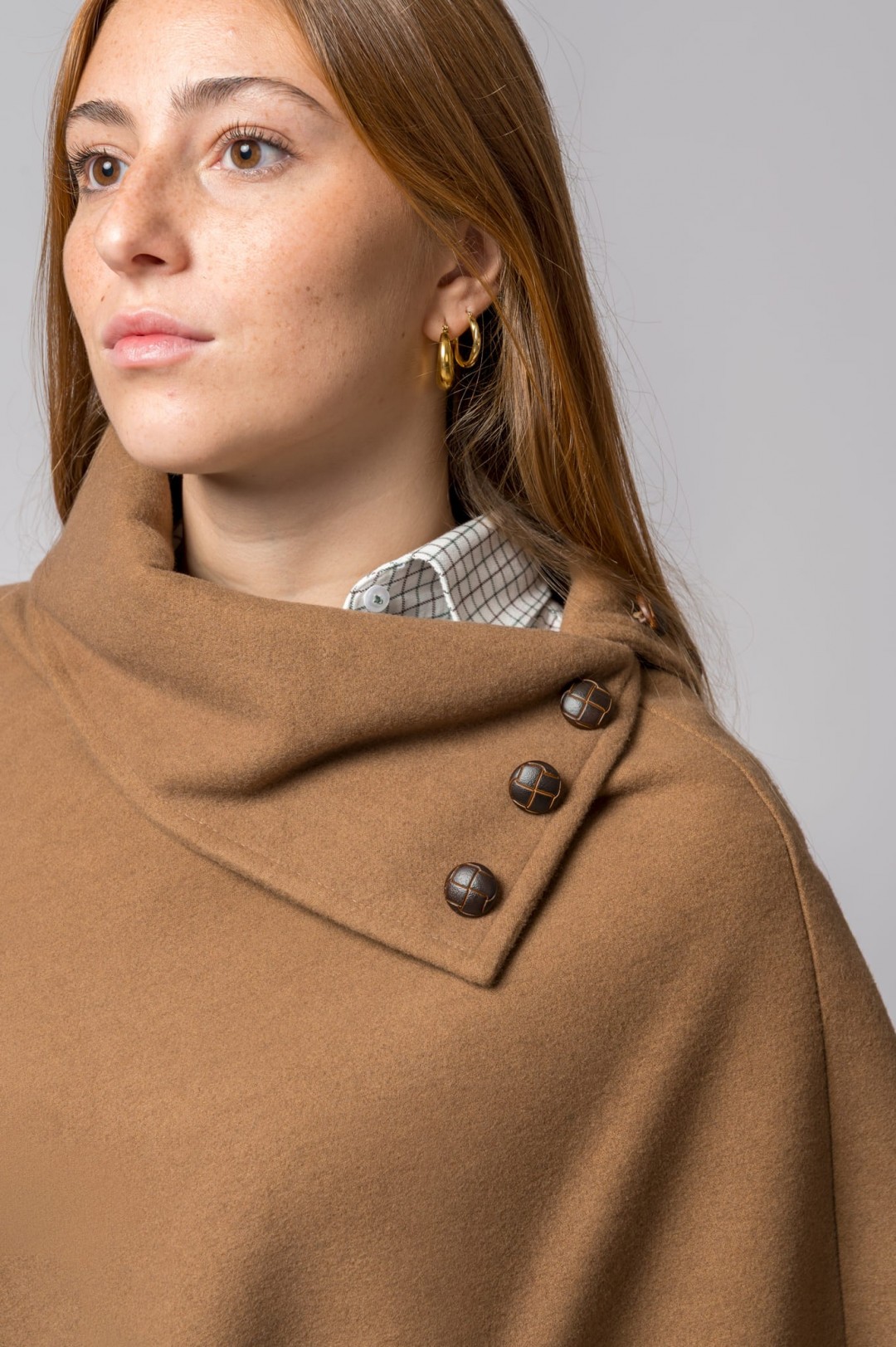 CAMEL MOUFLON CAPE