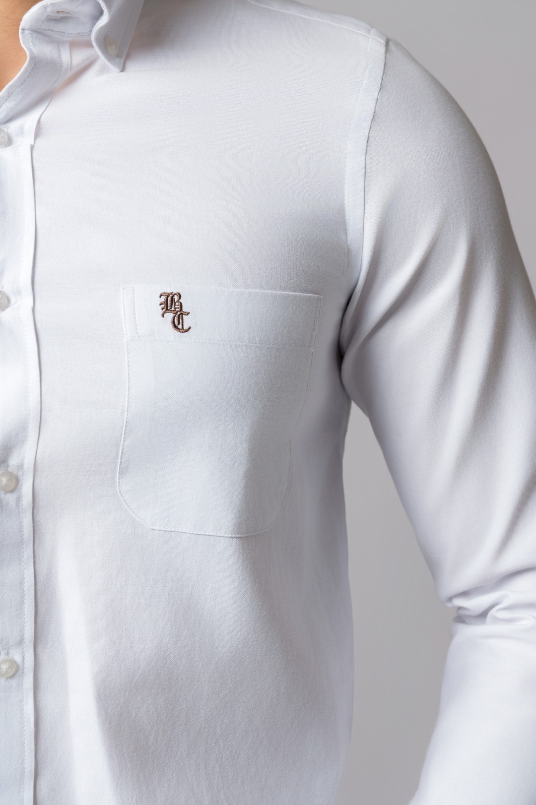 WHITE OXFORD SHIRT