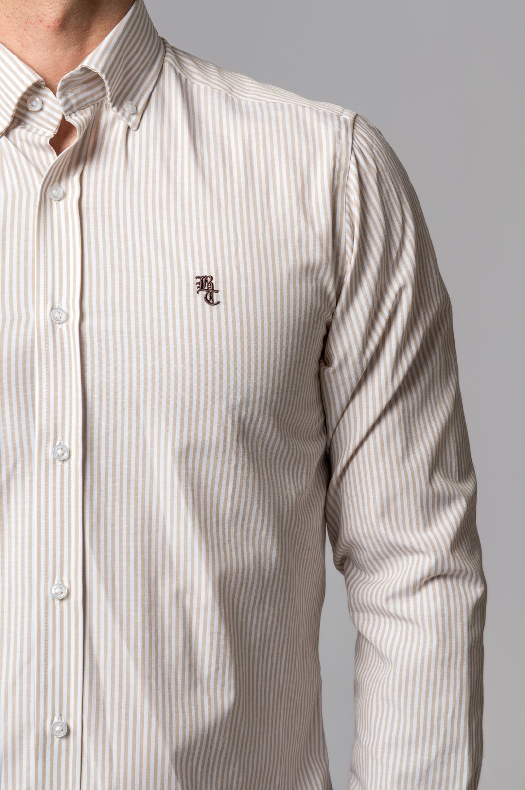 CAMISA RAYAS TOSTADO