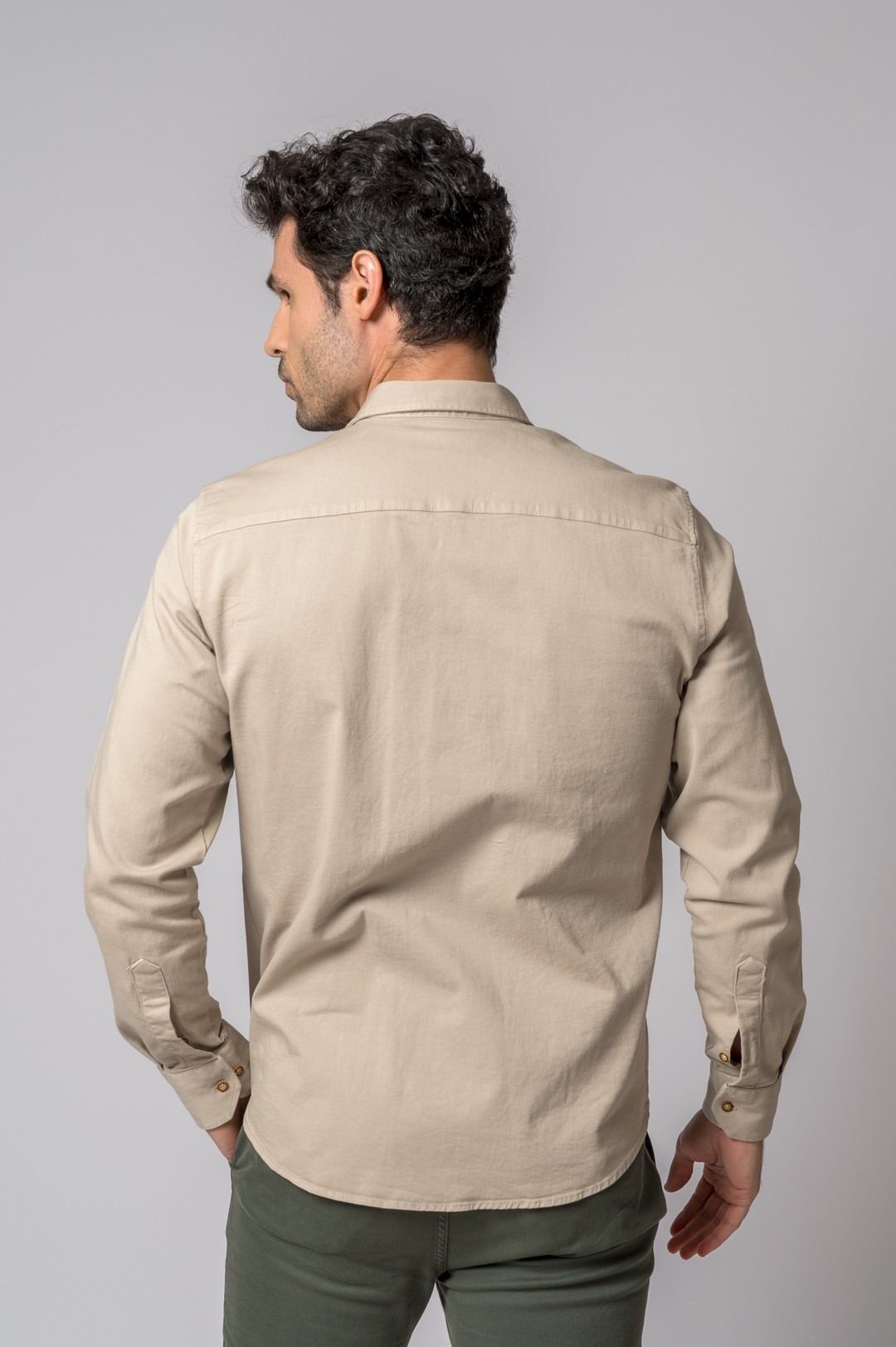 SOBRECAMISA BOLSILLOS CREAM