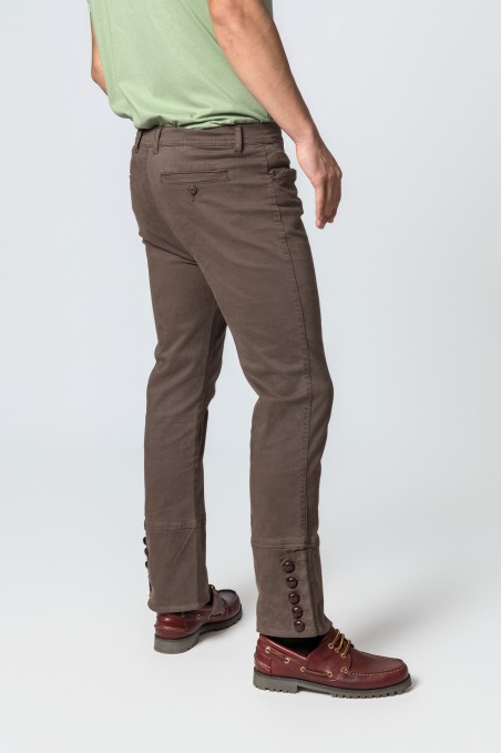 PANTALON CAMPERO CON BOTONES MOCA