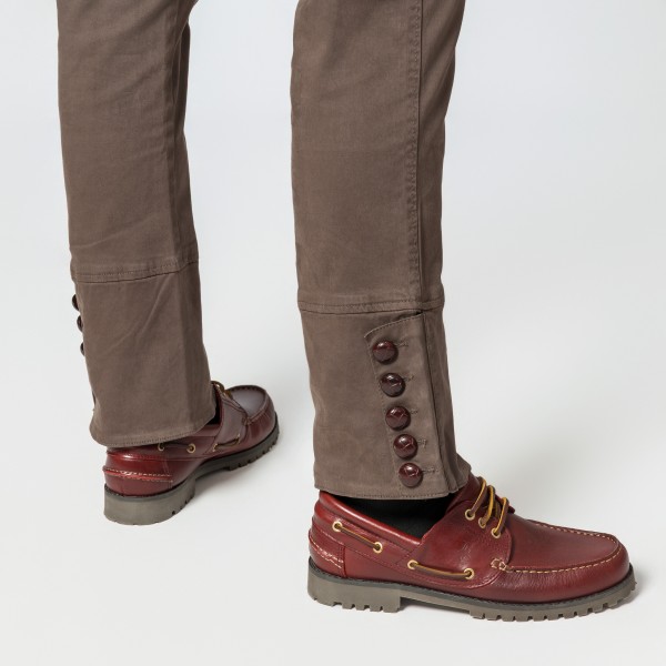 PANTALON CAMPERO CON BOTONES MOCA
