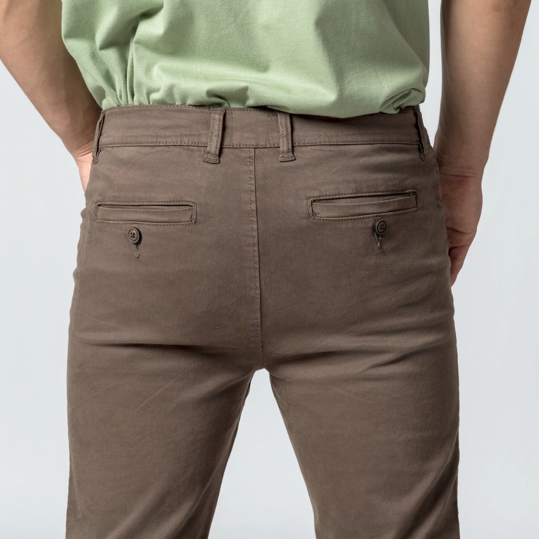 PANTALON CAMPERO CON BOTONES MOCA