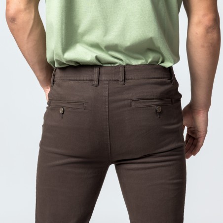 PANTALON CAMPERO CON BOTONES MARRON